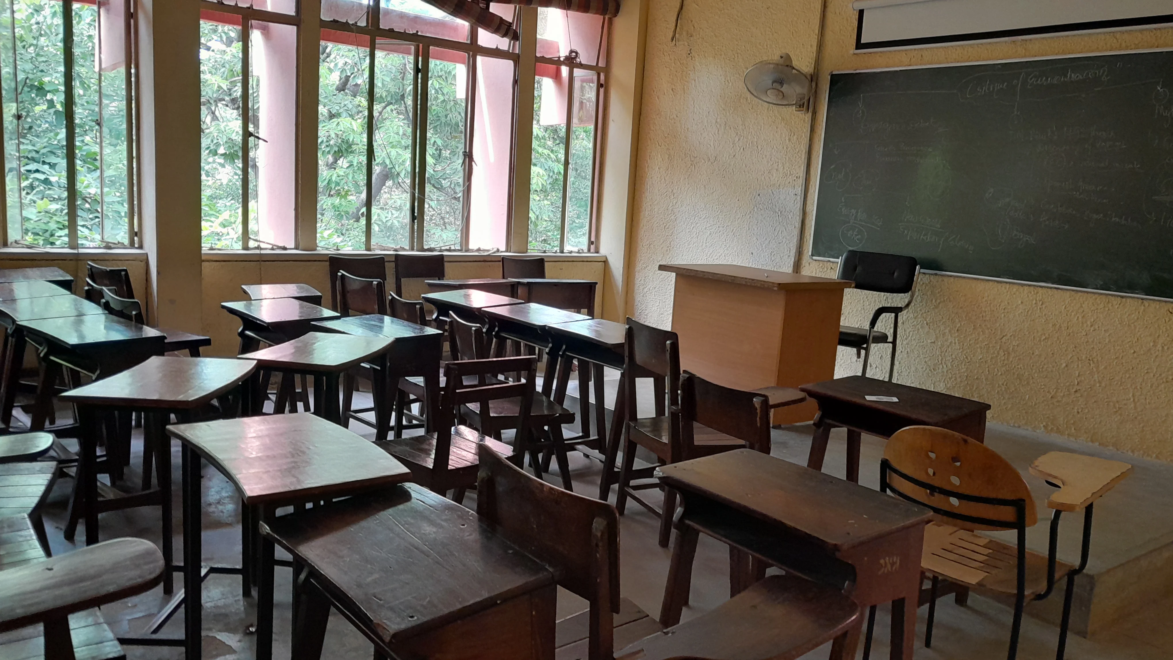 Kamala Nehru College Academic Building photo 4