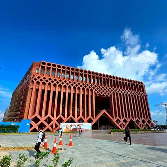 Chandigarh University Lucknow Academic Building photo 2