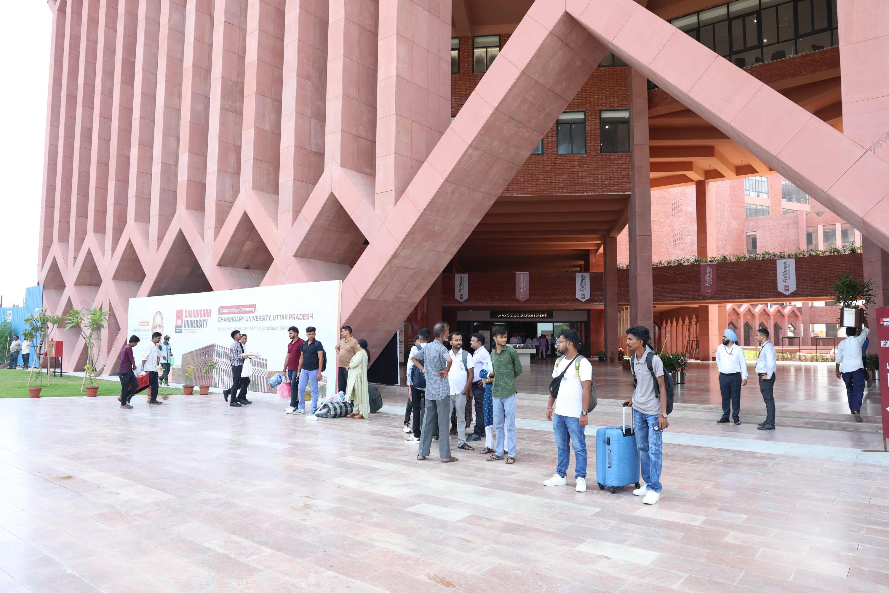 Chandigarh University Lucknow Building photo 7