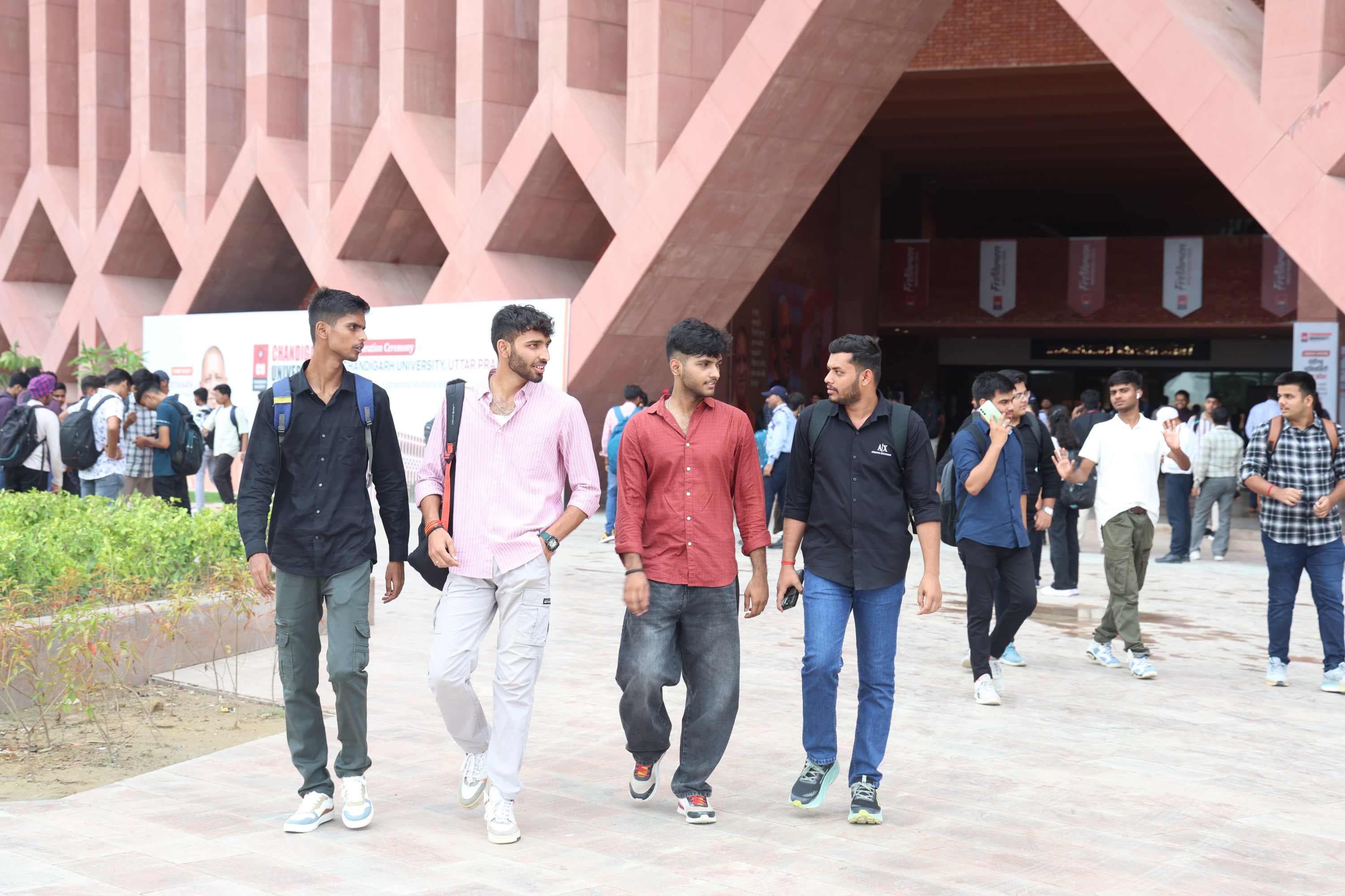 Chandigarh University Lucknow Building photo 12
