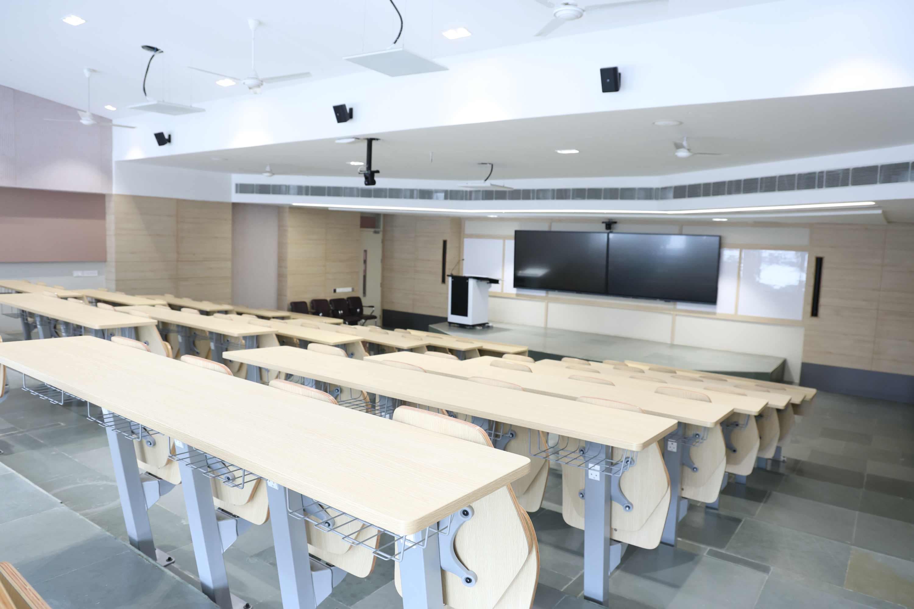 Chandigarh University Lucknow Classroom photo 3