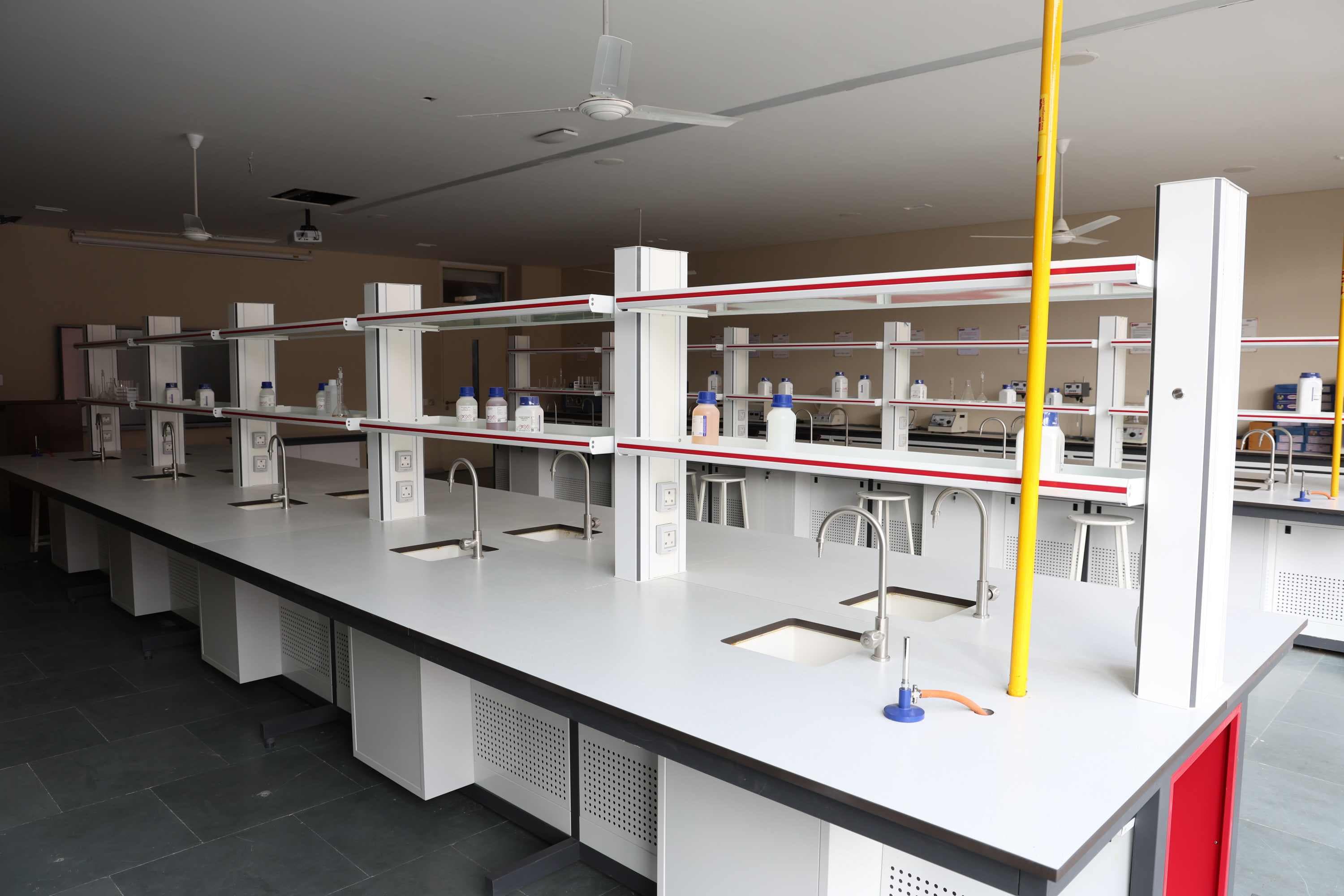 Chandigarh University Lucknow Lab photo 1