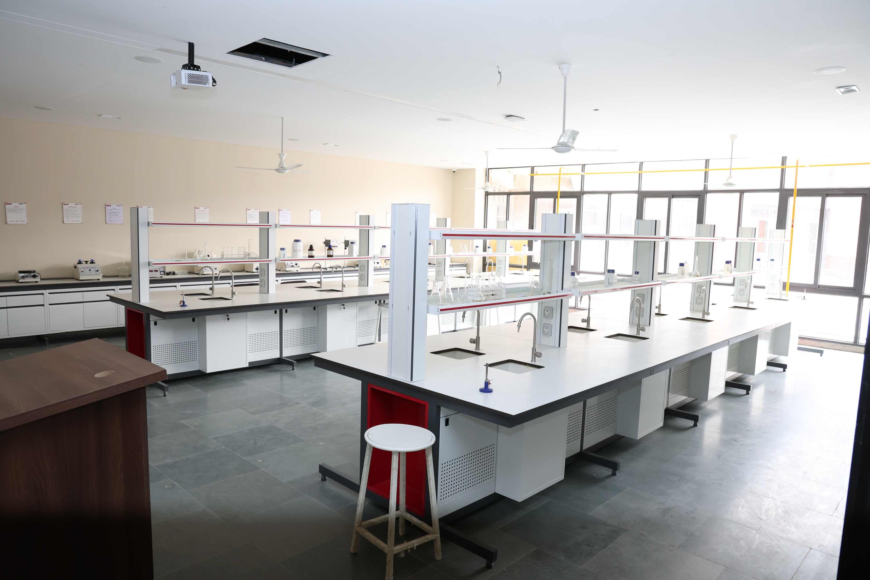 Chandigarh University Lucknow Lab photo 6