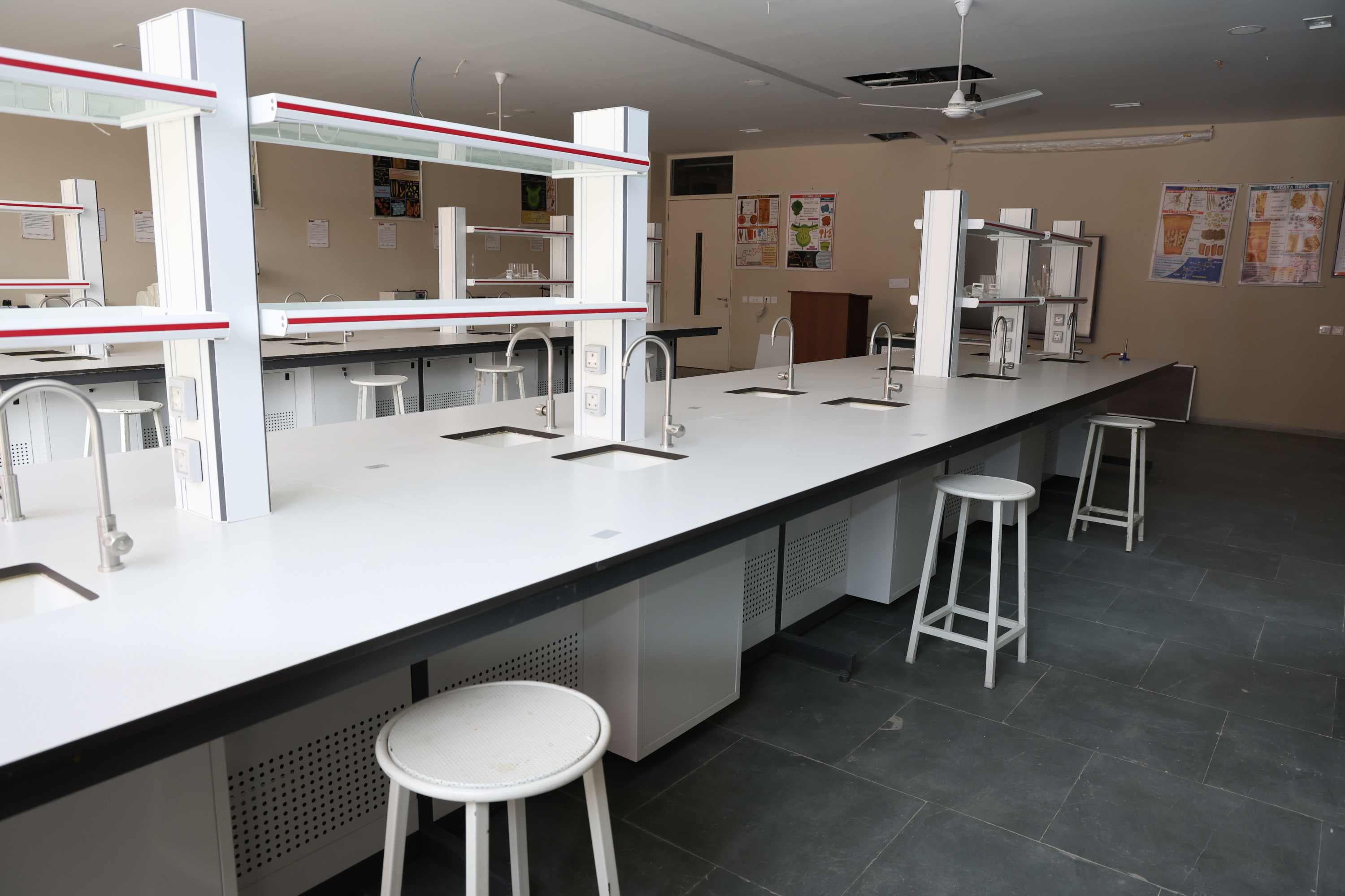 Chandigarh University Lucknow Lab photo 8