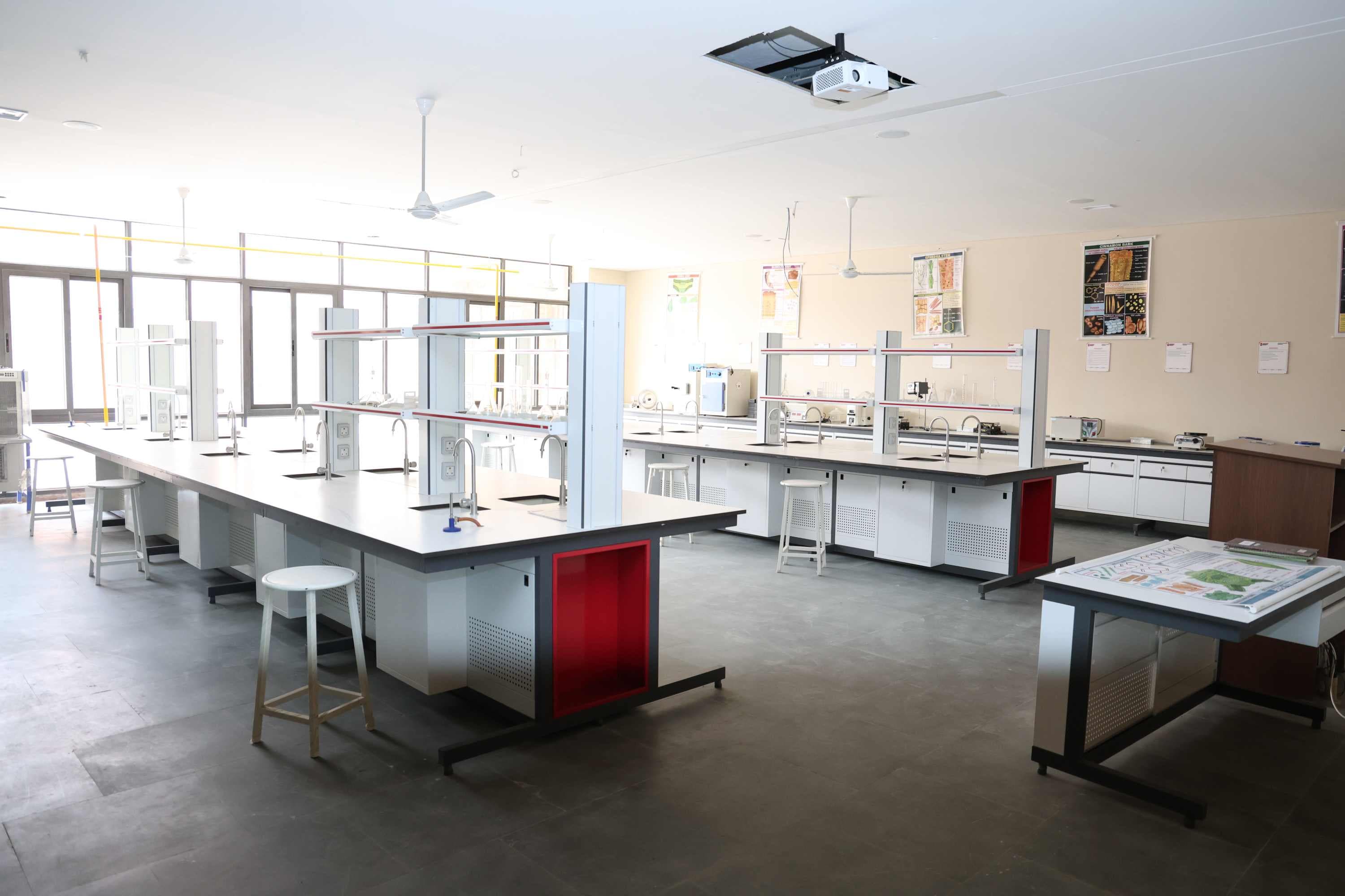 Chandigarh University Lucknow Lab photo 9