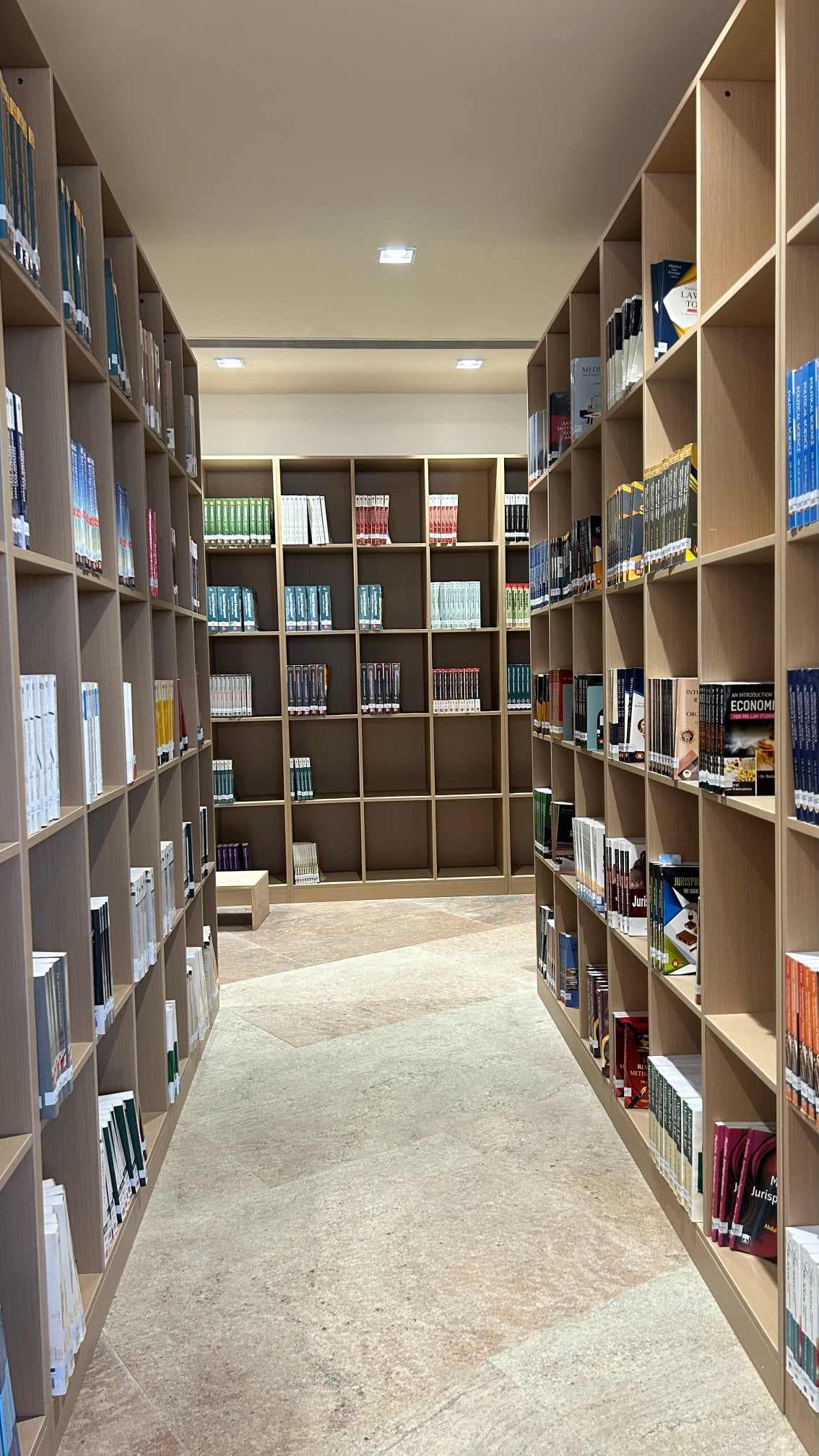 Chandigarh University Lucknow Library photo 2