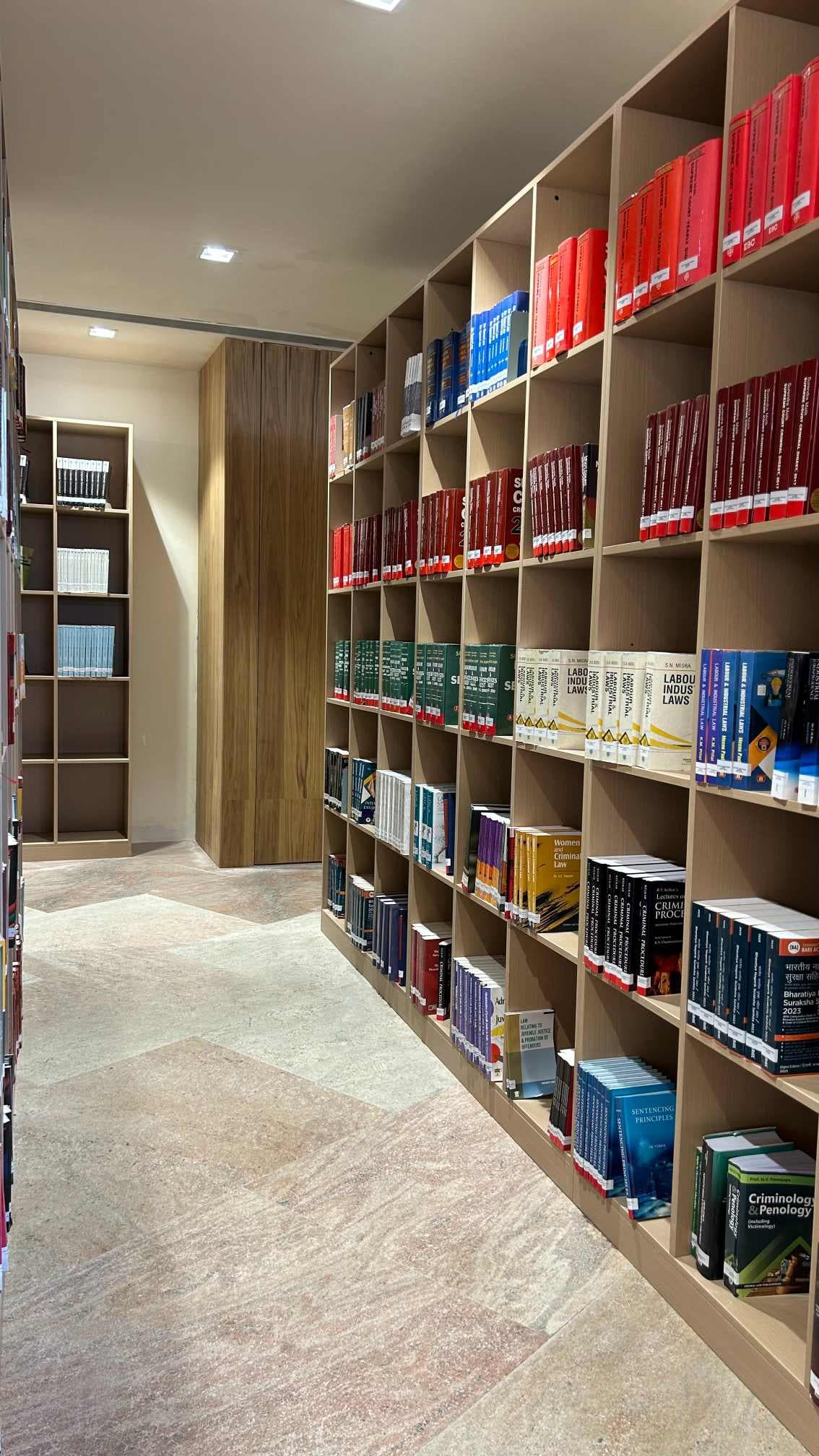 Chandigarh University Lucknow Library photo 3