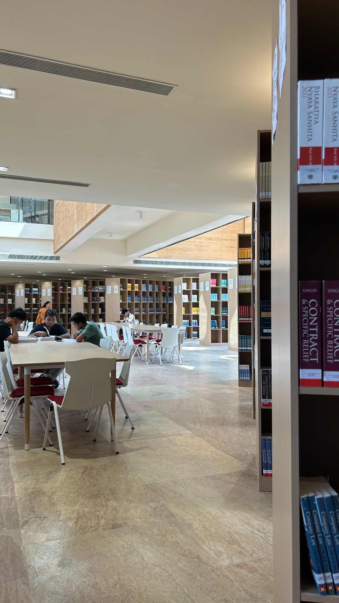 Chandigarh University Lucknow Library photo 4