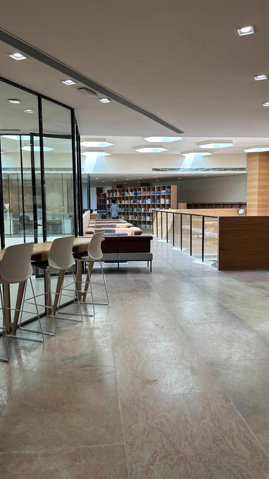 Chandigarh University Lucknow Library photo 6