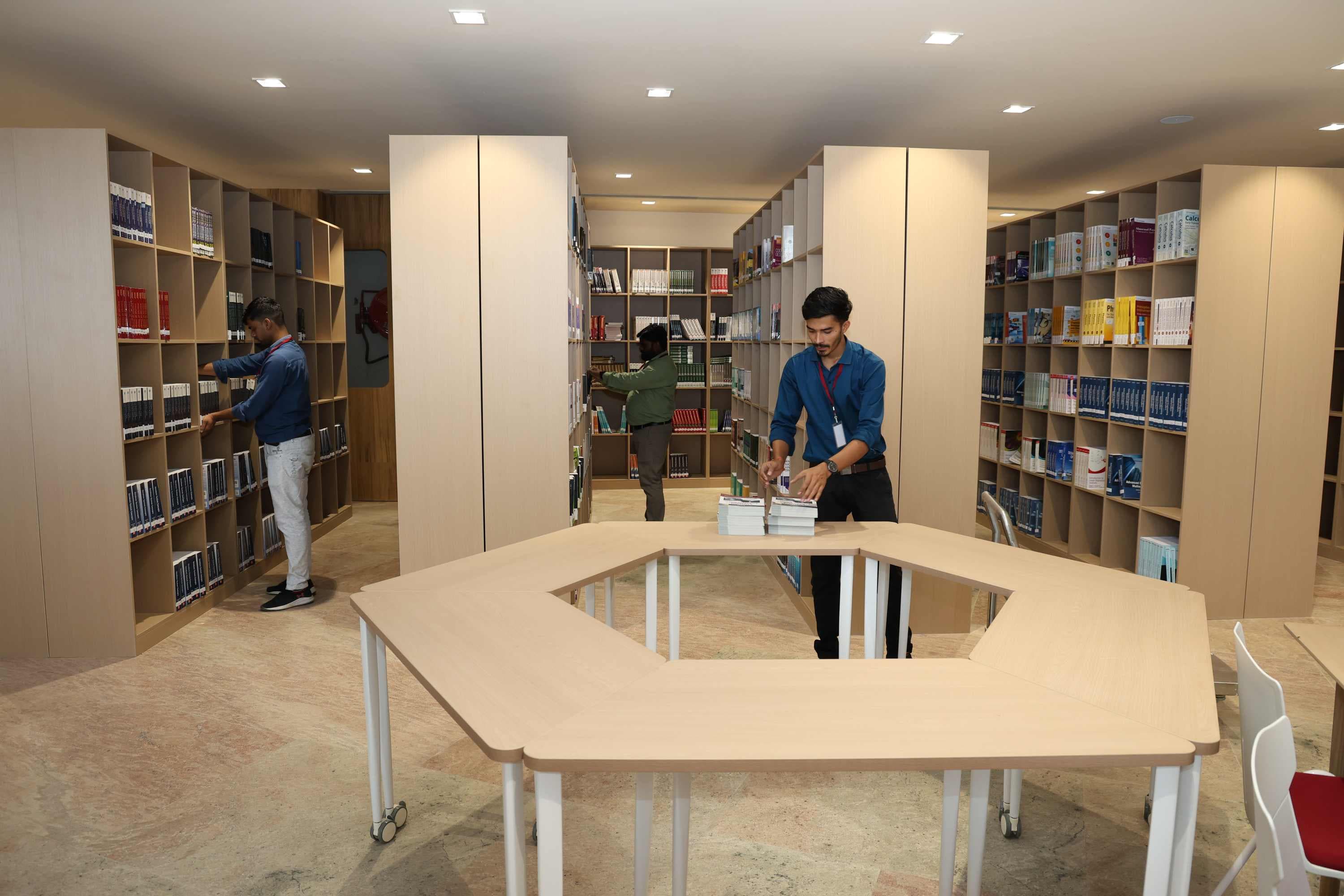 Chandigarh University Lucknow Library photo 13