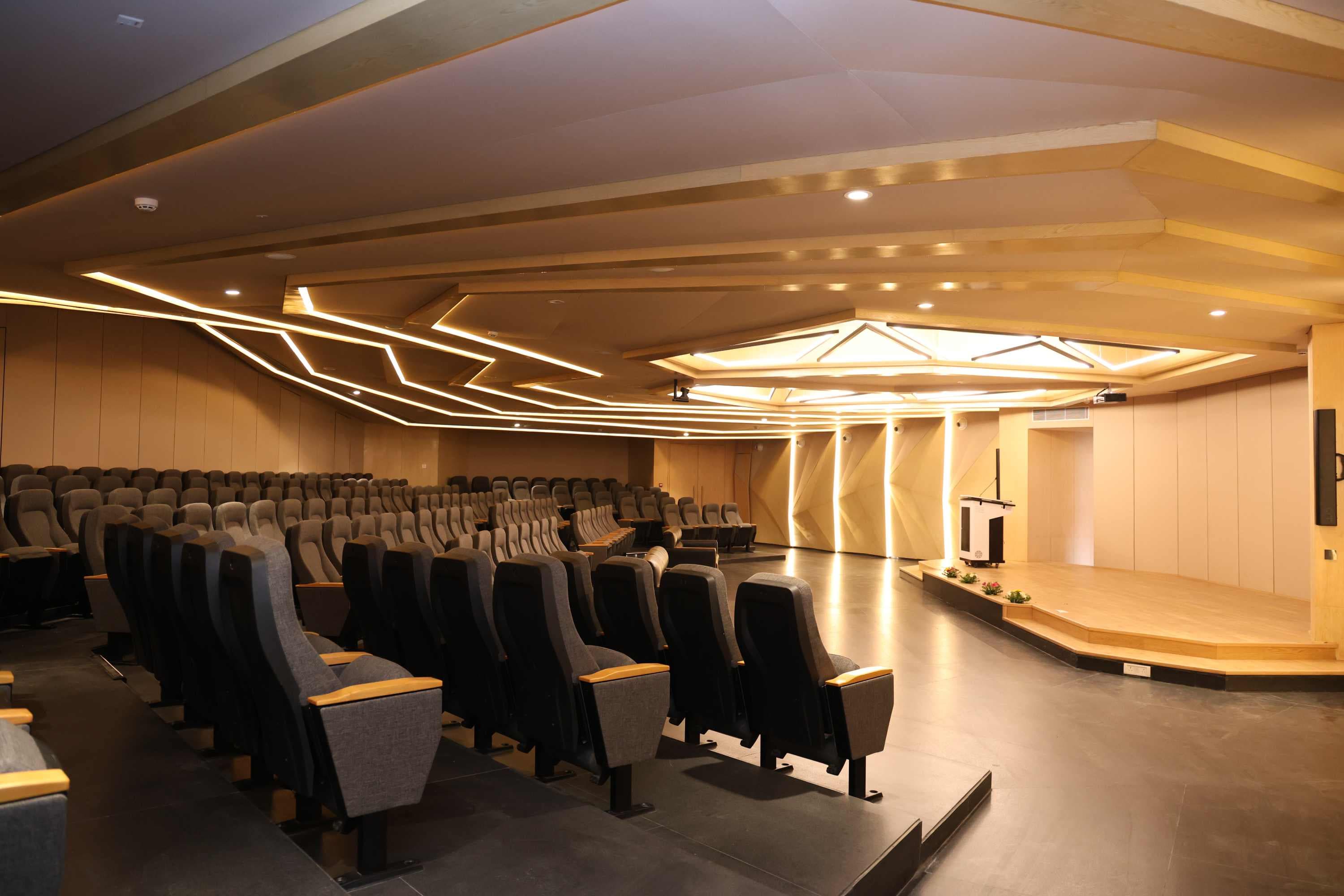 Chandigarh University Lucknow Seminar Hall photo 3