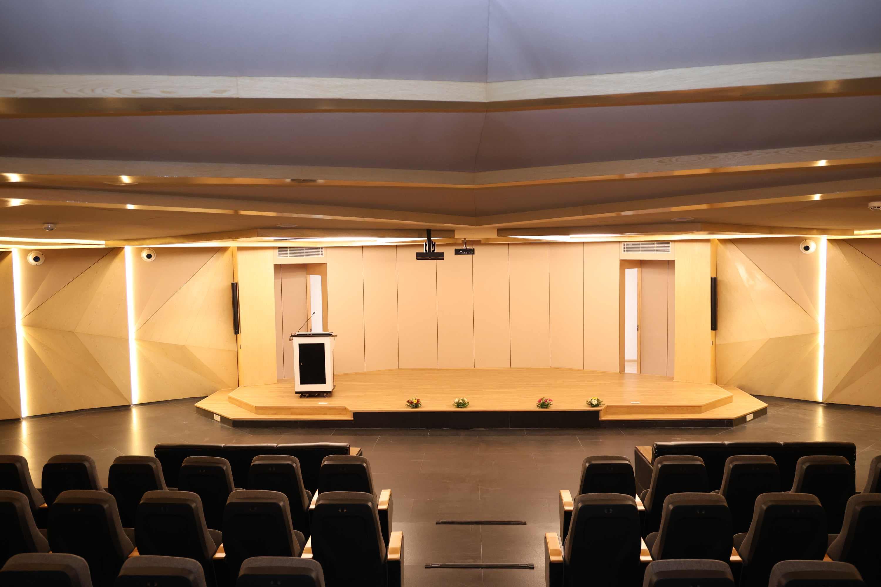 Chandigarh University Lucknow Seminar Hall photo 7