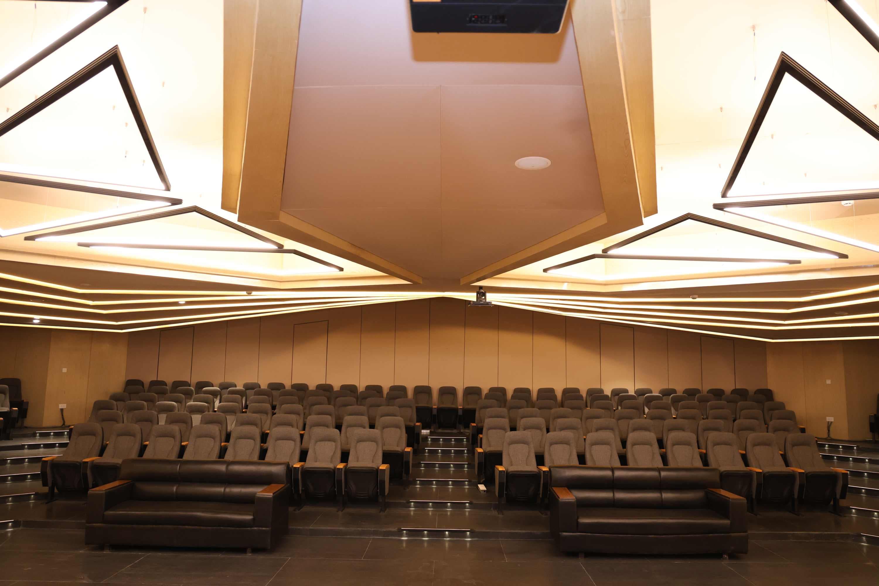 Chandigarh University Lucknow Seminar Hall photo 9