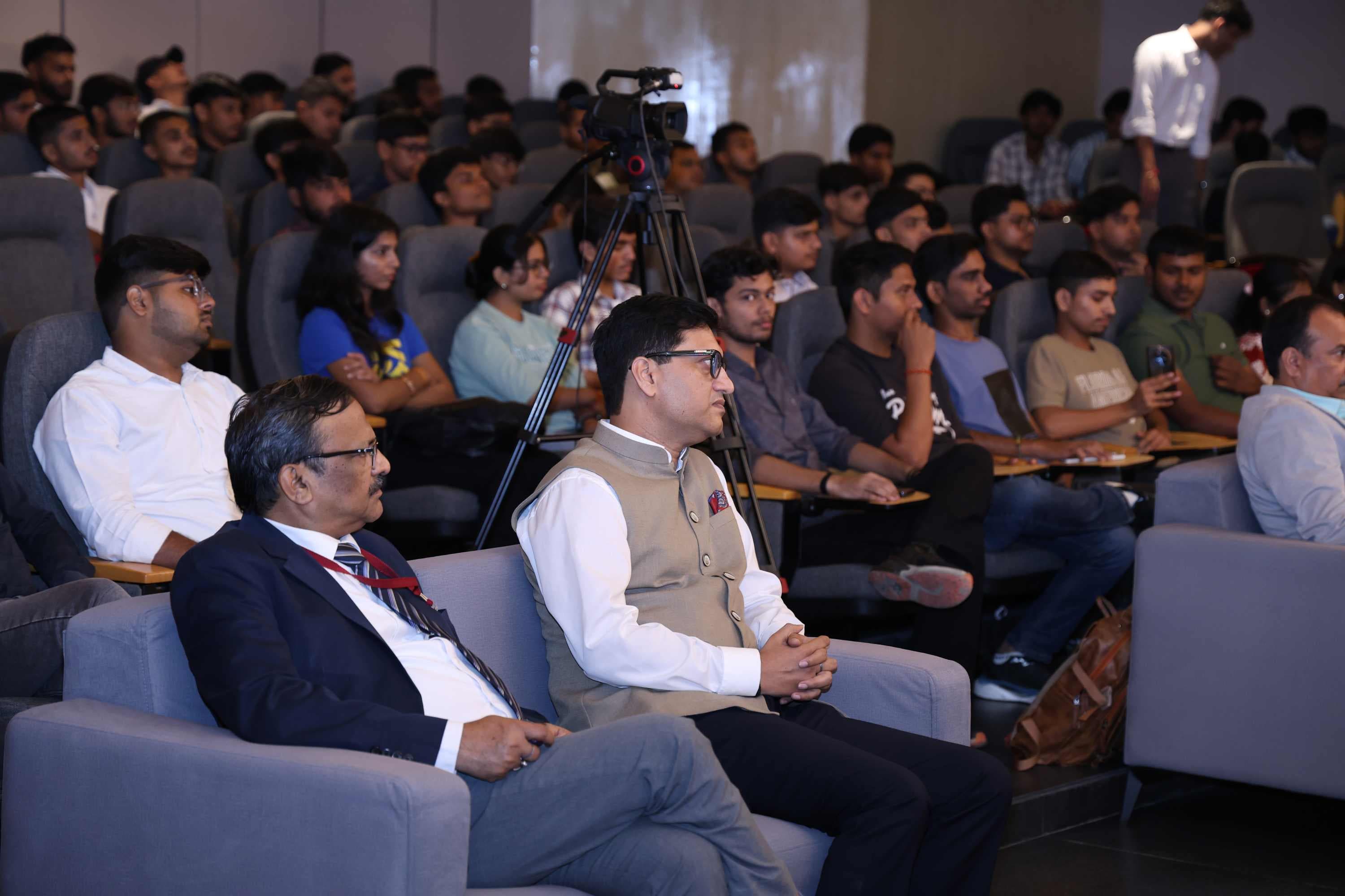 Chandigarh University Lucknow Seminar Hall photo 14