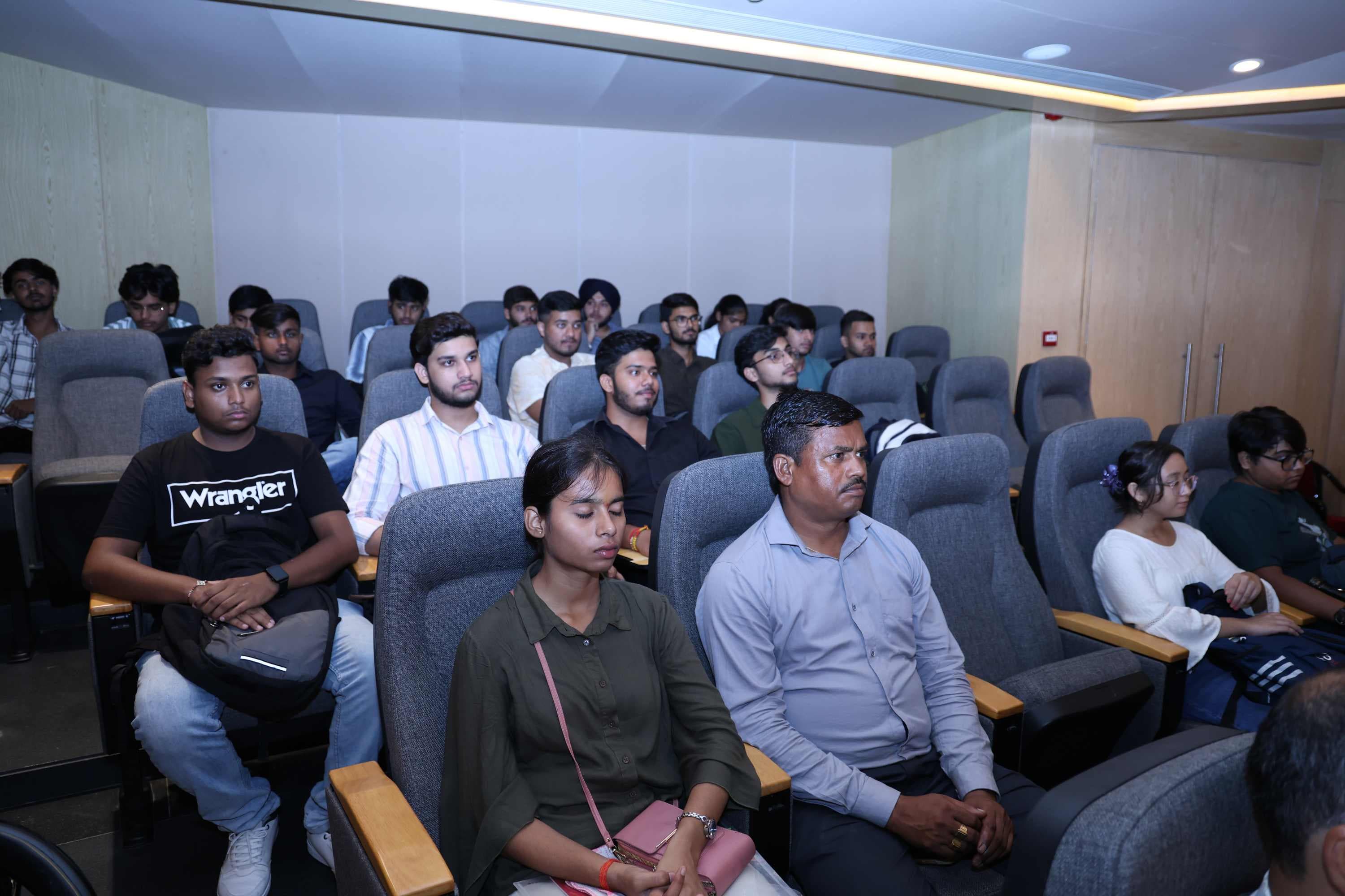 Chandigarh University Lucknow Seminar Hall photo 16