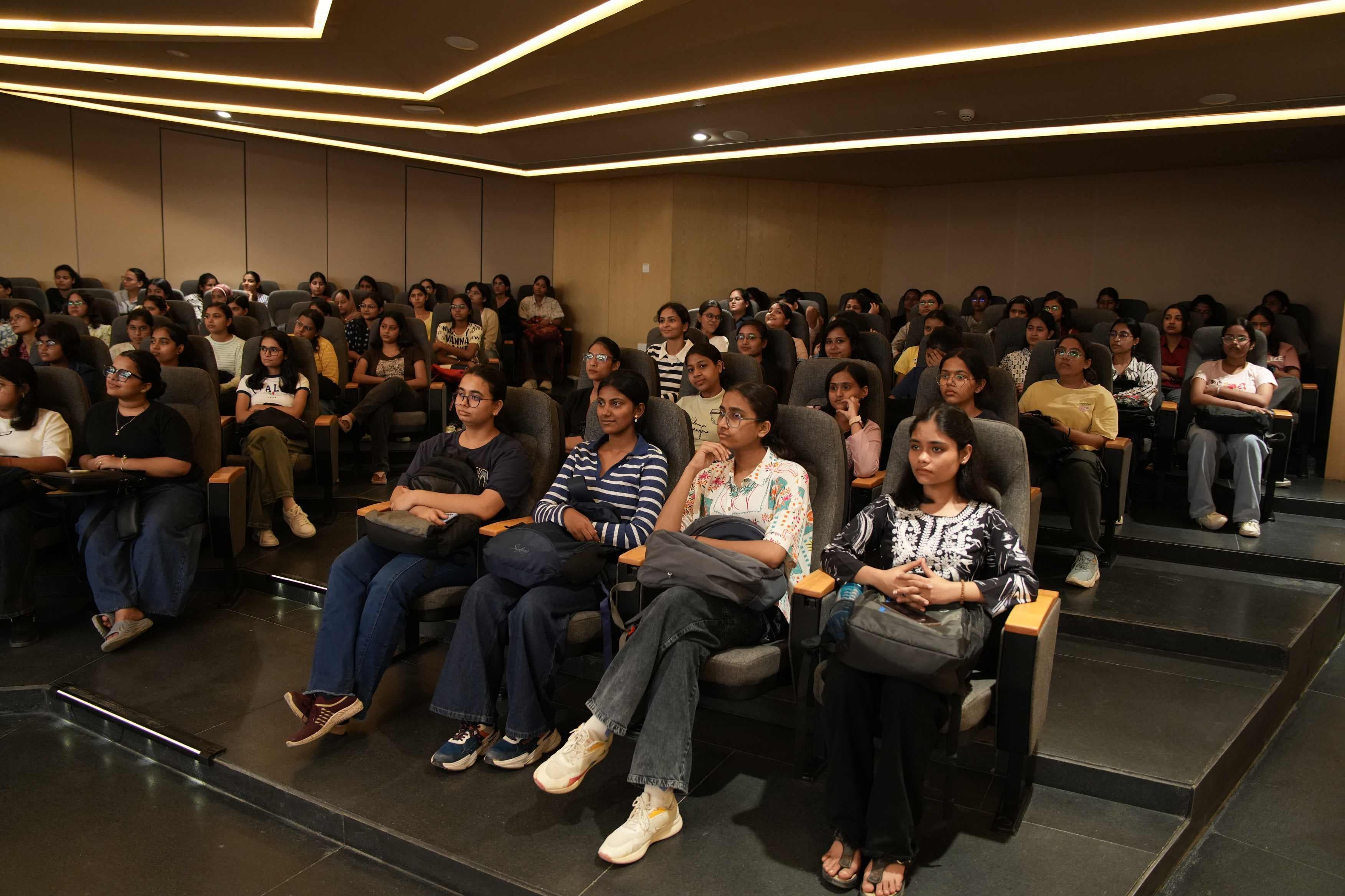 Chandigarh University Lucknow Seminar Hall photo 17