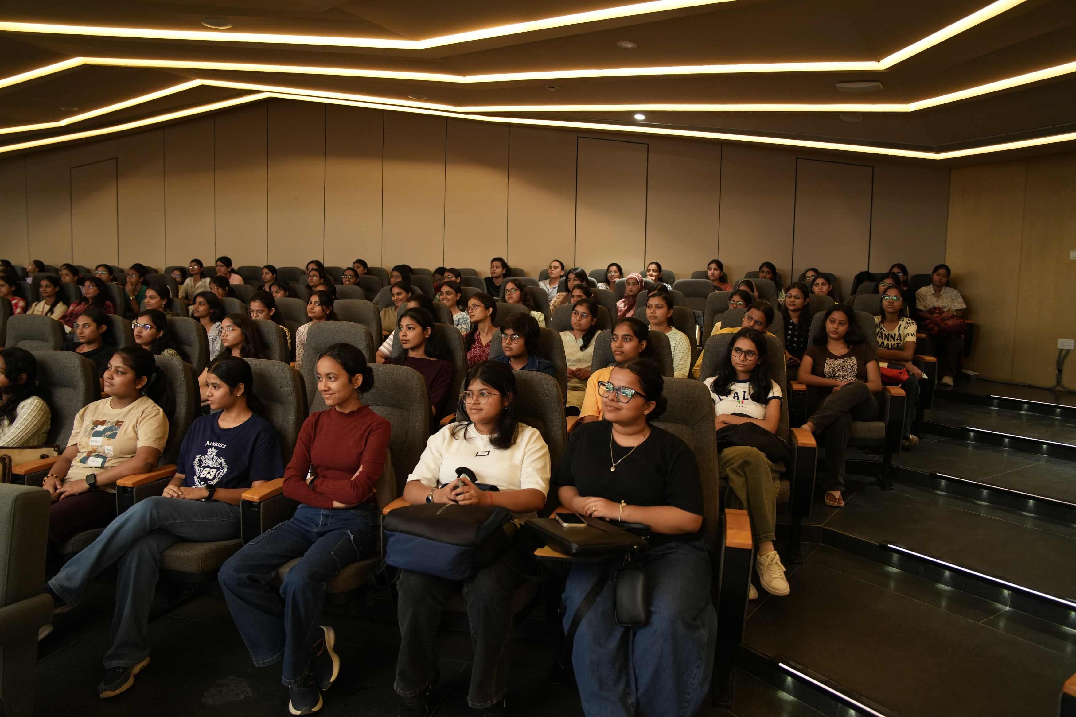 Chandigarh University Lucknow Seminar Hall photo 18