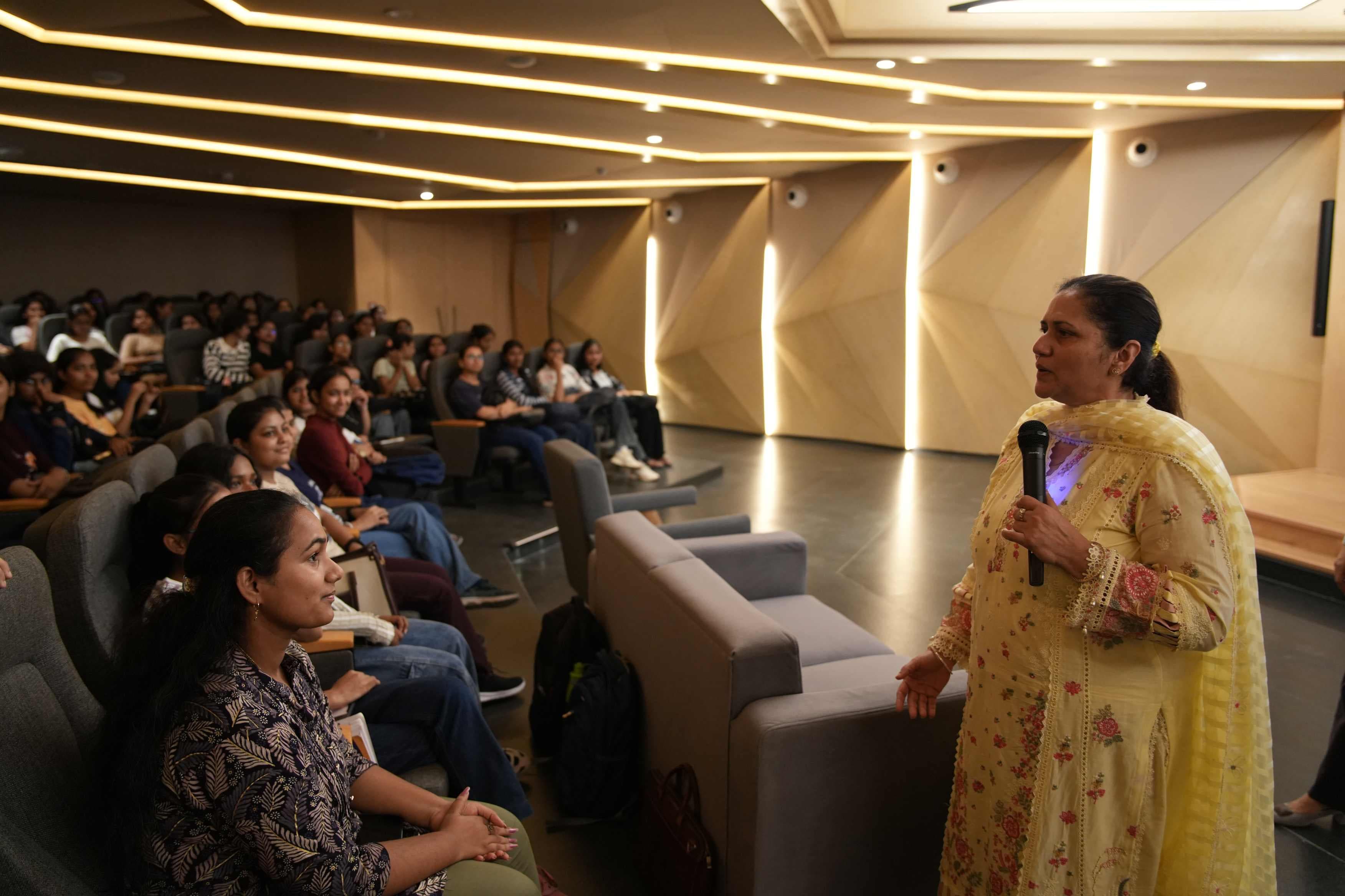 Chandigarh University Lucknow Seminar Hall photo 19