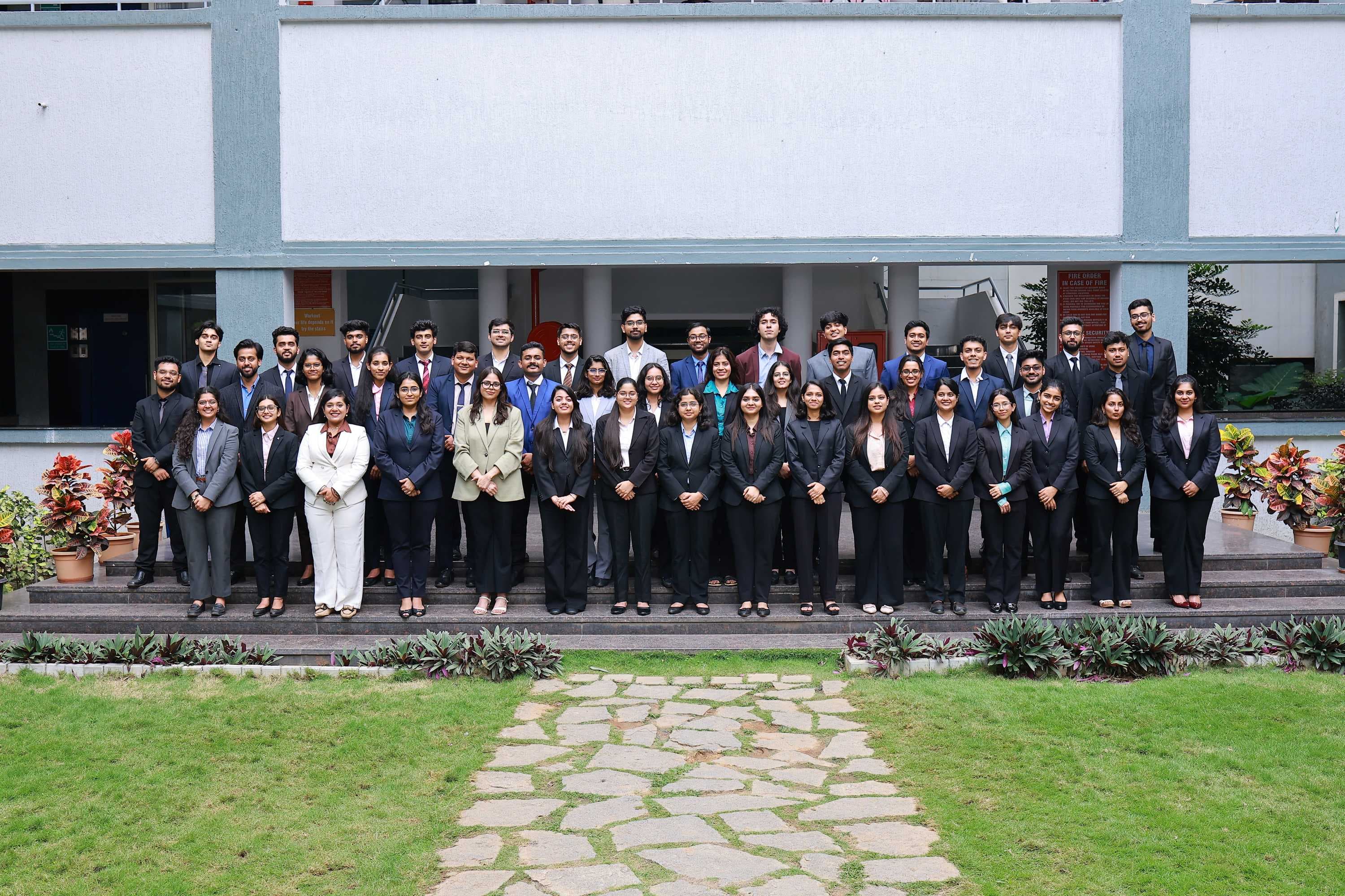 XIME Bangalore Students Pictures photo 35