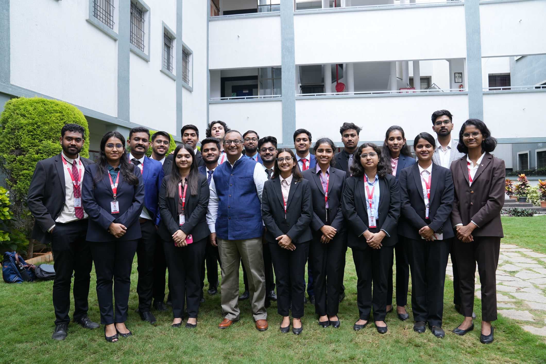 XIME Bangalore Students Pictures photo 41
