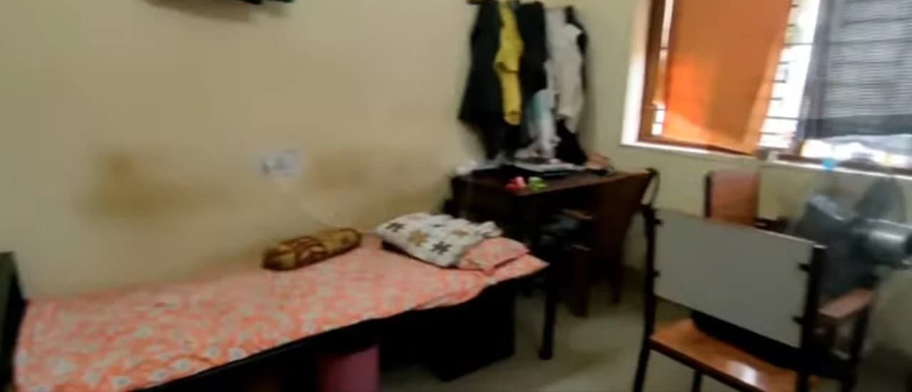 OUTR hostel photo 12