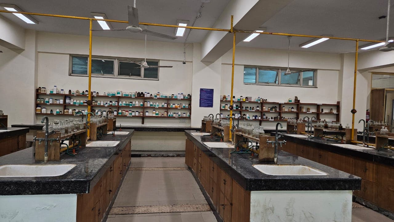 Deshbandhu College Academic photo 1