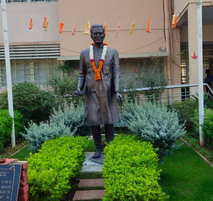 Deshbandhu College Campus photo 1