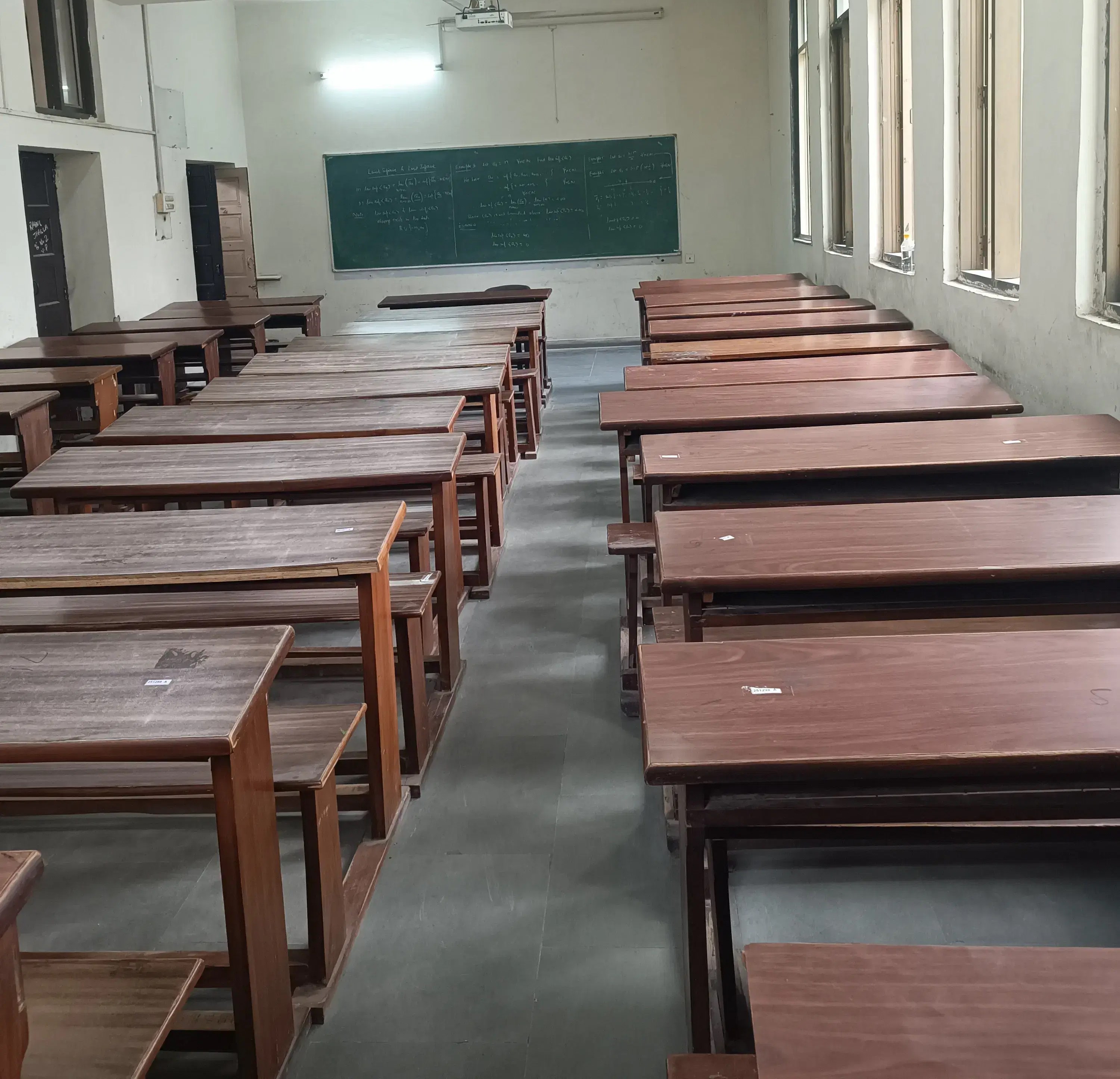 Kirori Mal College Academic Building photo 3