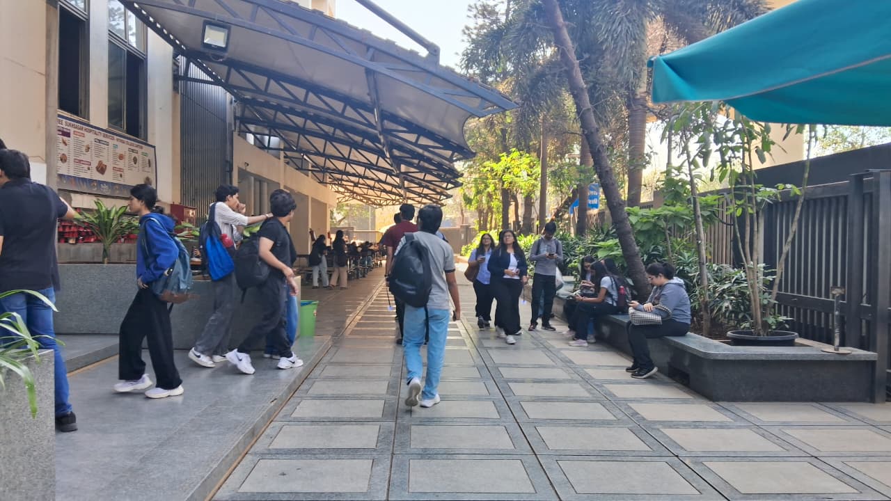Mithibai College of Arts campus photo 4