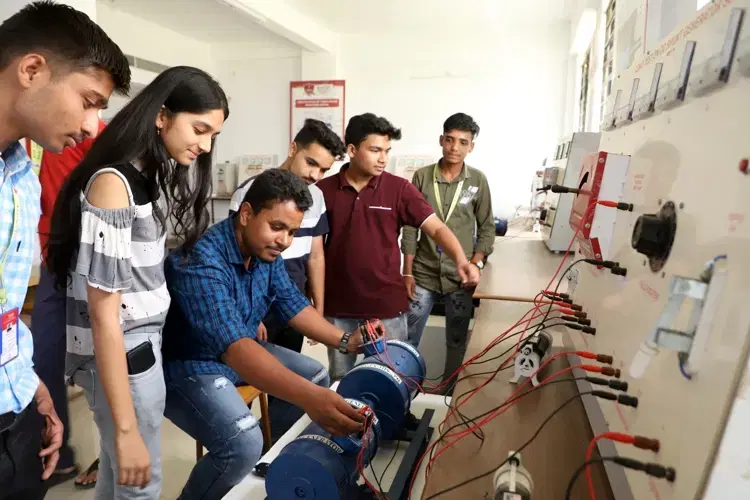 SAGE University Bhopal Academic Building photo 8