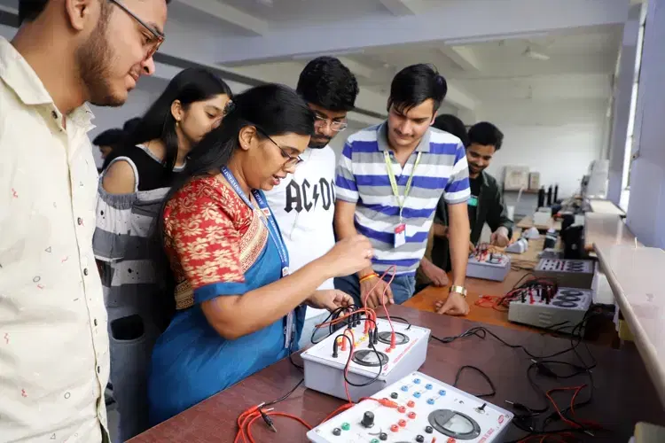 SAGE University Bhopal Academic Building photo 9