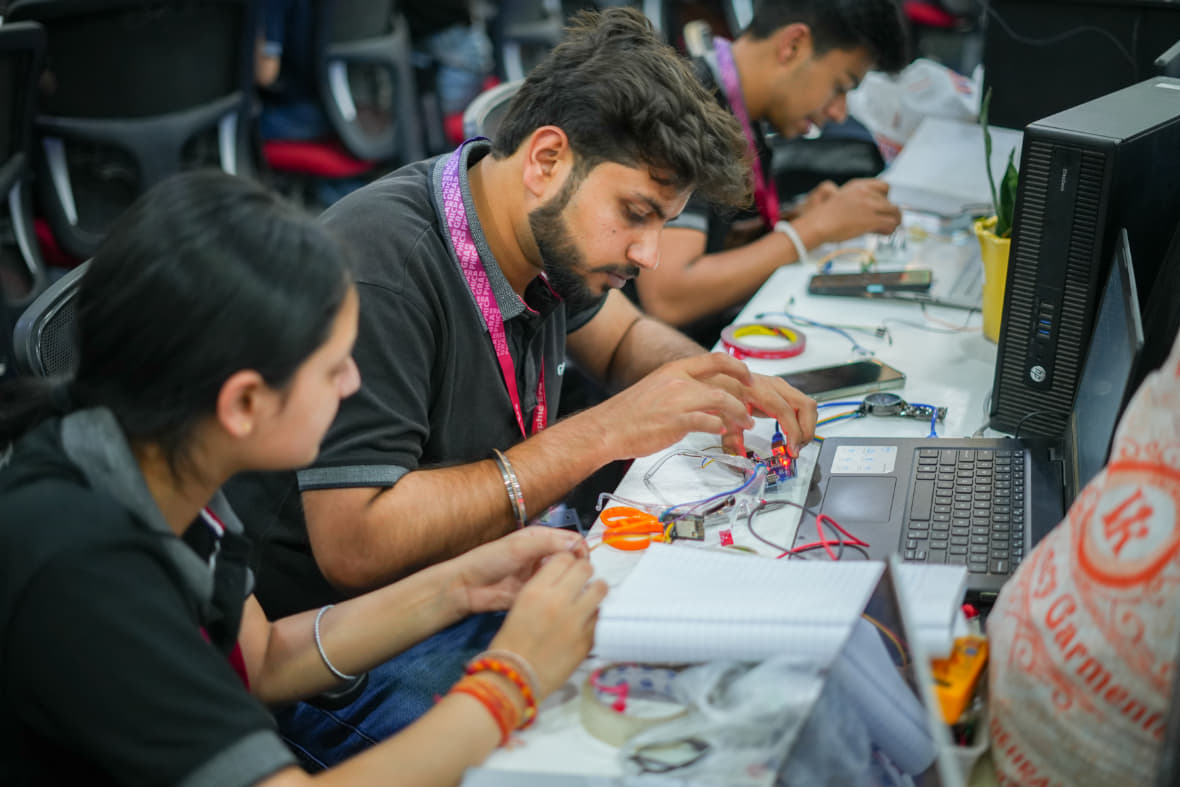 GEHU Dehradun Hack-o-Holic photo 2