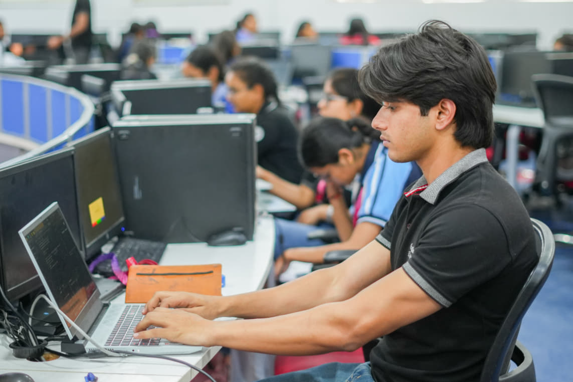 GEHU Dehradun Hack-o-Holic photo 3