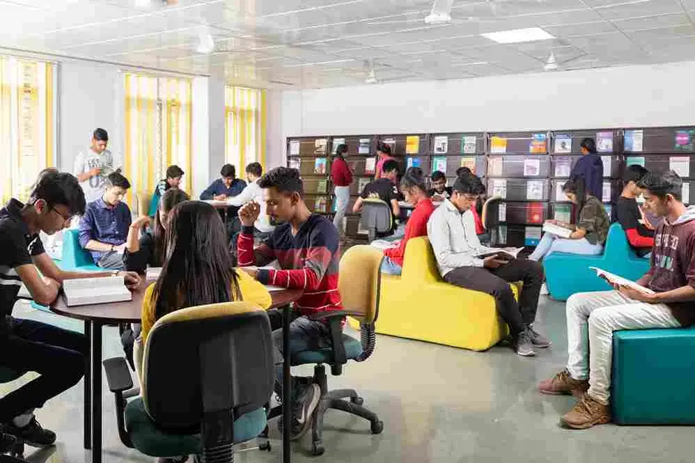 Parul University Academic Building photo 11
