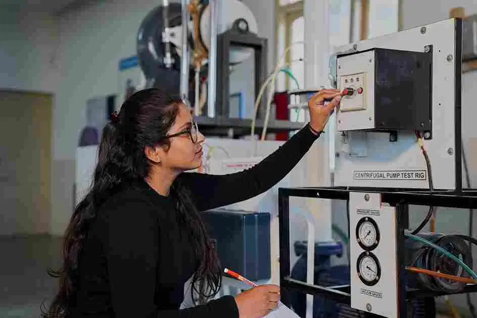 Parul University Academic Building photo 18