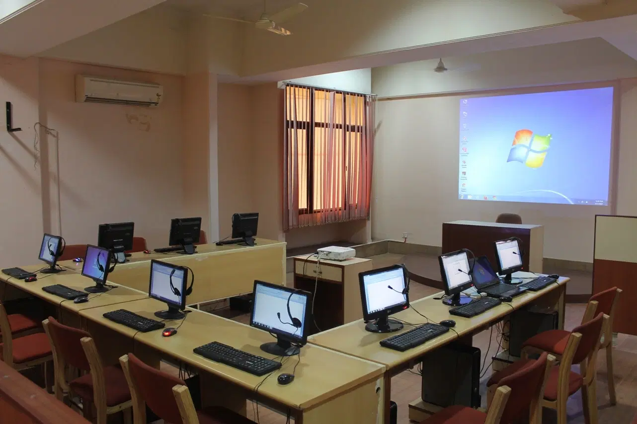 Accman Institute of Management IT Lab photo 4