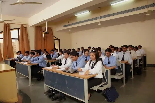 Accman Institute of Management Classroom photo 5