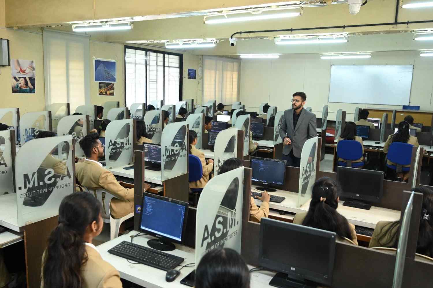 ASM's Institute of Business Management & Research Pune Classroom photo 16