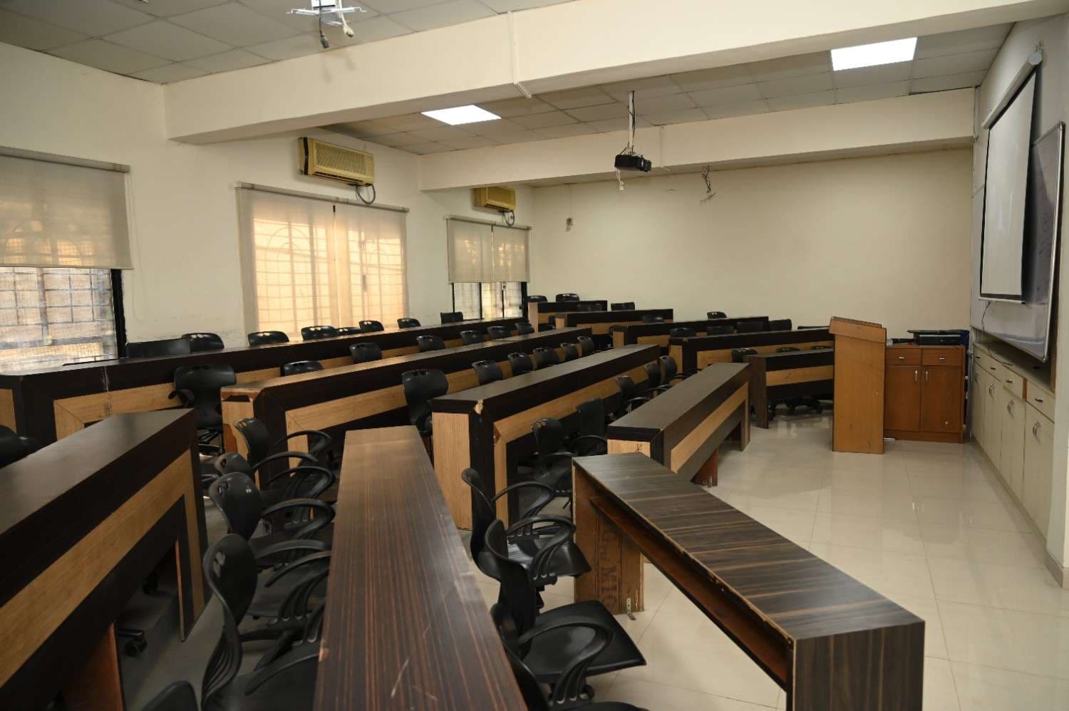 ASM's Institute of Business Management & Research Pune Classroom photo 18