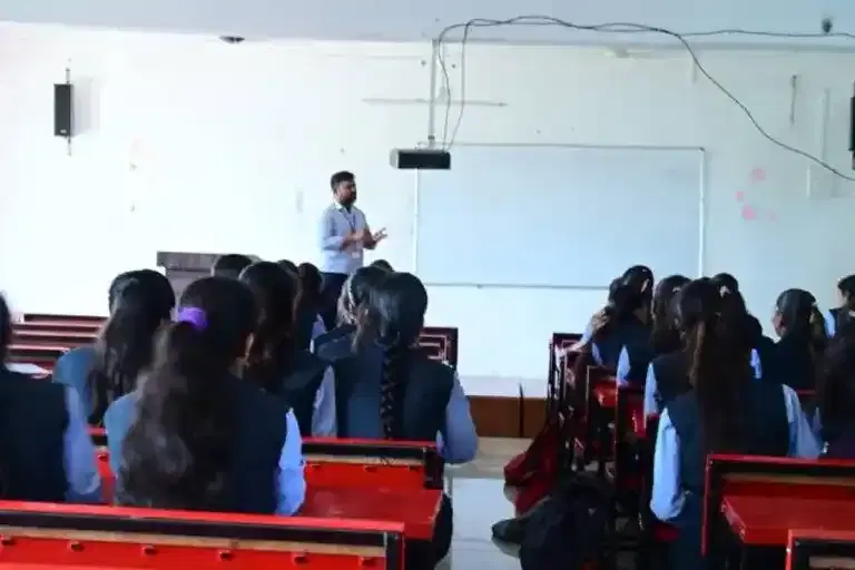 R.P. College of Pharmacy Classroom/Lab photo 6