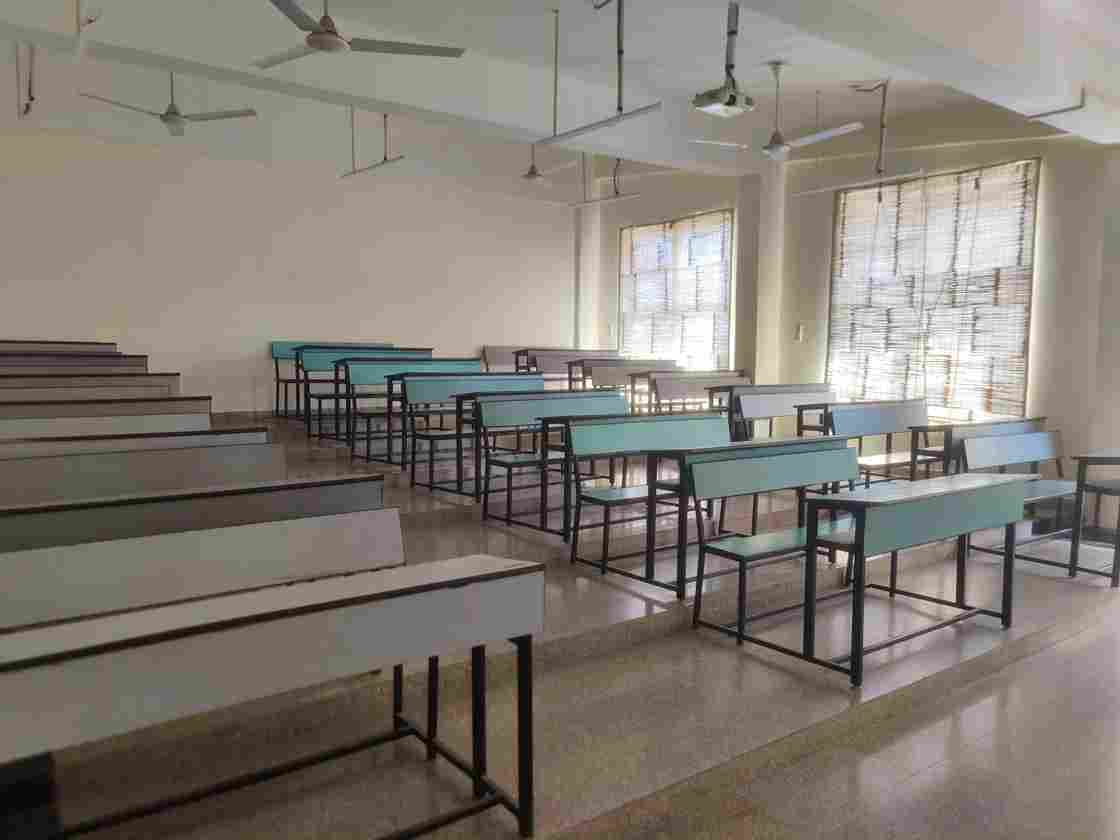 Maya Devi University Dehradun Classroom photo 5