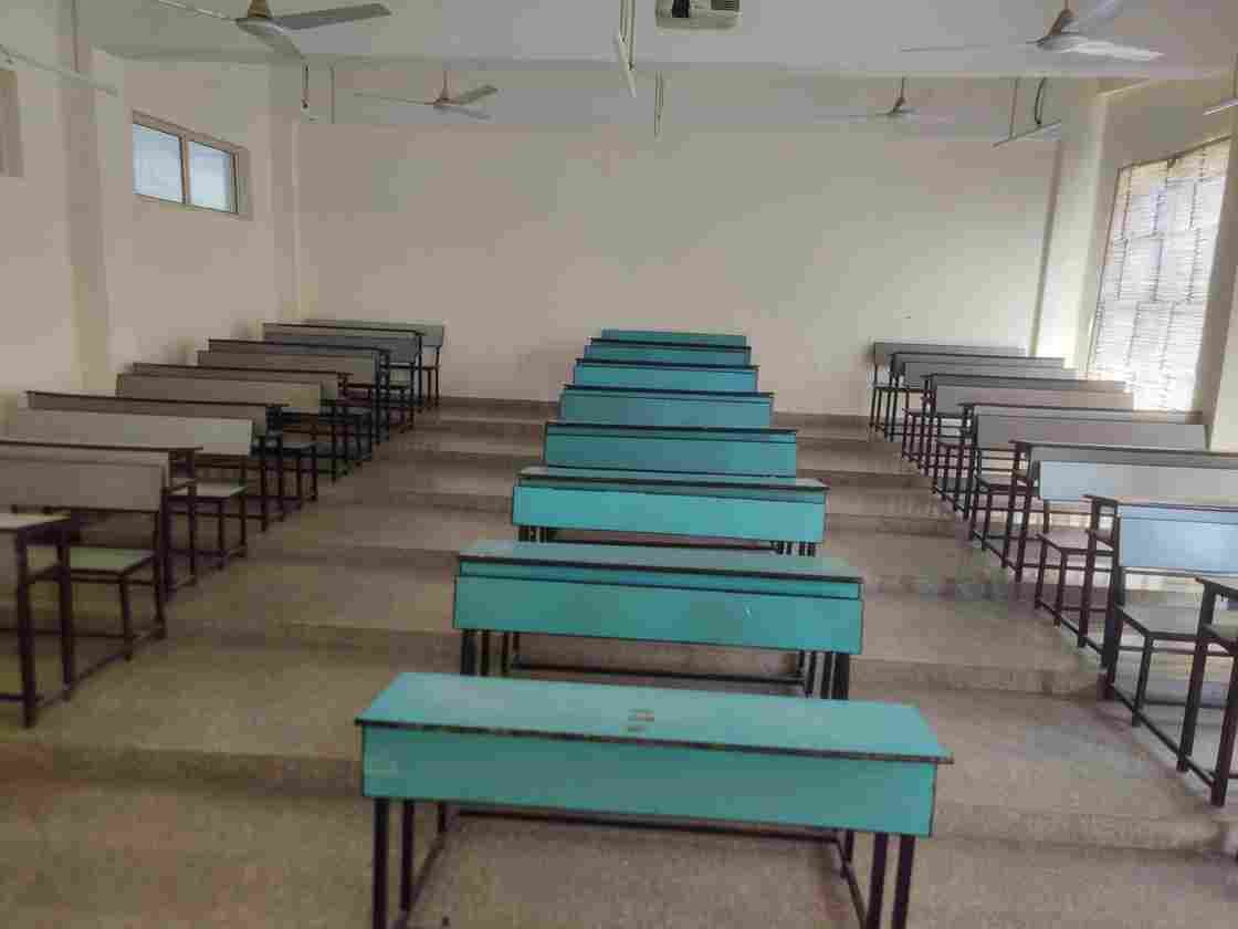 Maya Devi University Dehradun Classroom photo 7