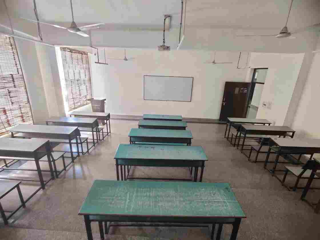 Maya Devi University Dehradun Classroom photo 10