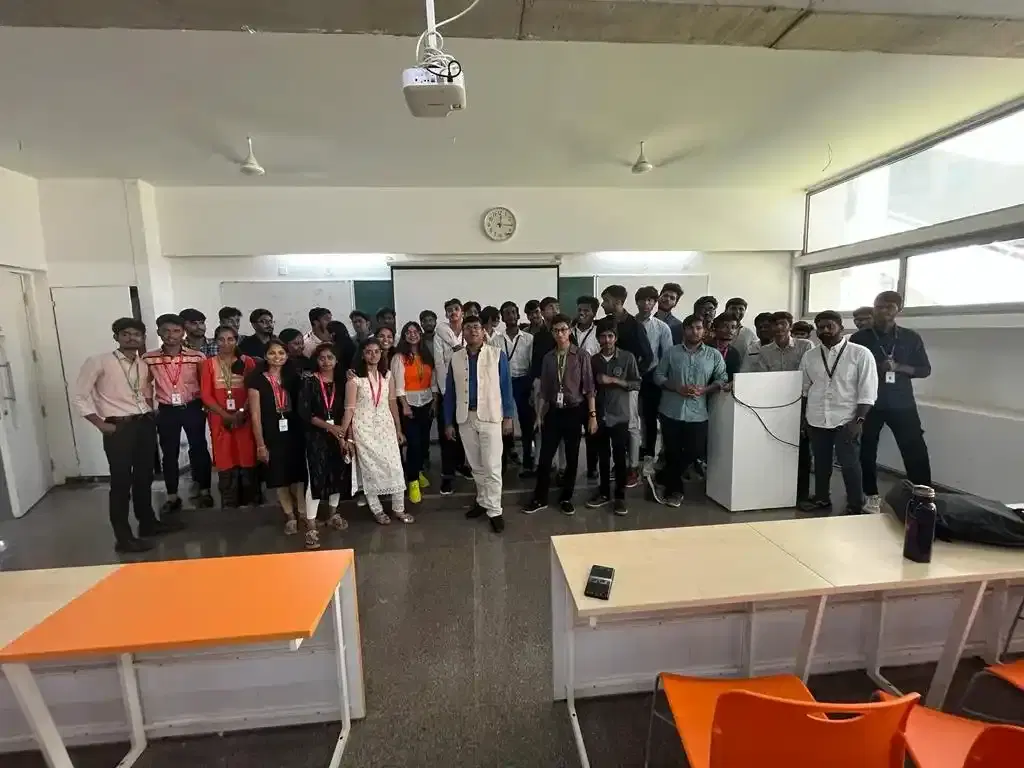 Presidency University, Bangalore Powered by Emversity College Images photo 13