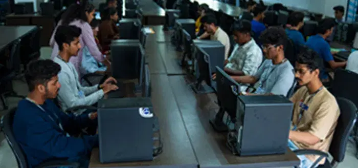 Universal Skilltech University Powered by Emversity College Infrastructure photo 4