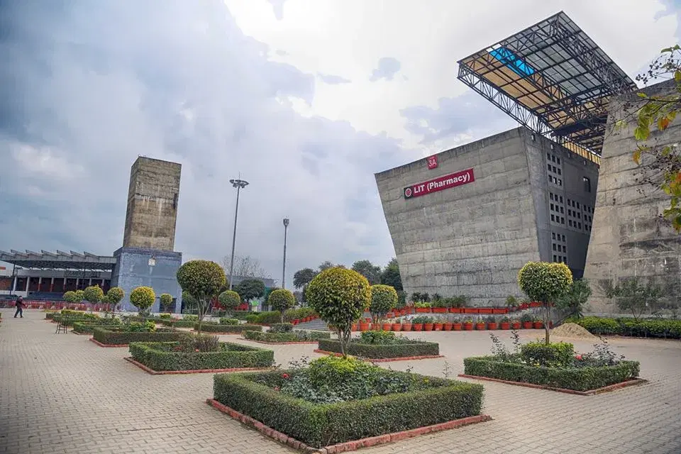 LPU Powered by Emversity College photo 6