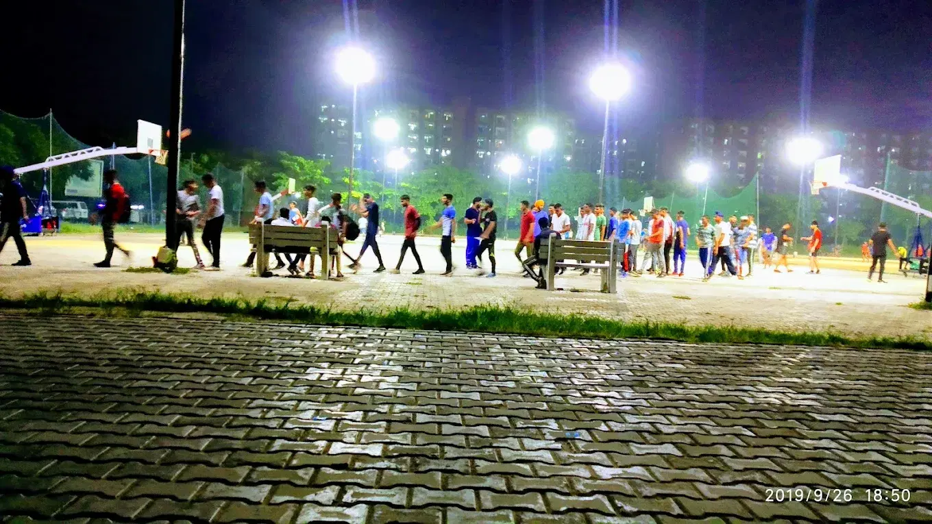 LPU Powered by Emversity College photo 12