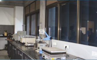 Bajaj Institute of Technology Wardha Laboratory photo 9