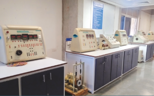 Bajaj Institute of Technology Wardha Laboratory photo 14