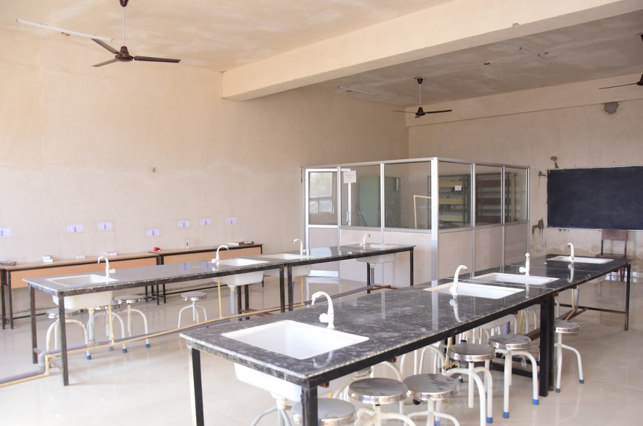 Biyani Institute of Pharmaceutical Sciences Jaipur Science Lab photo 15